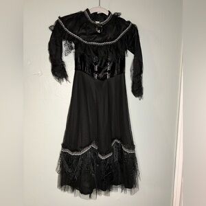 Hallow’s Eve witch’s black dress costume youth